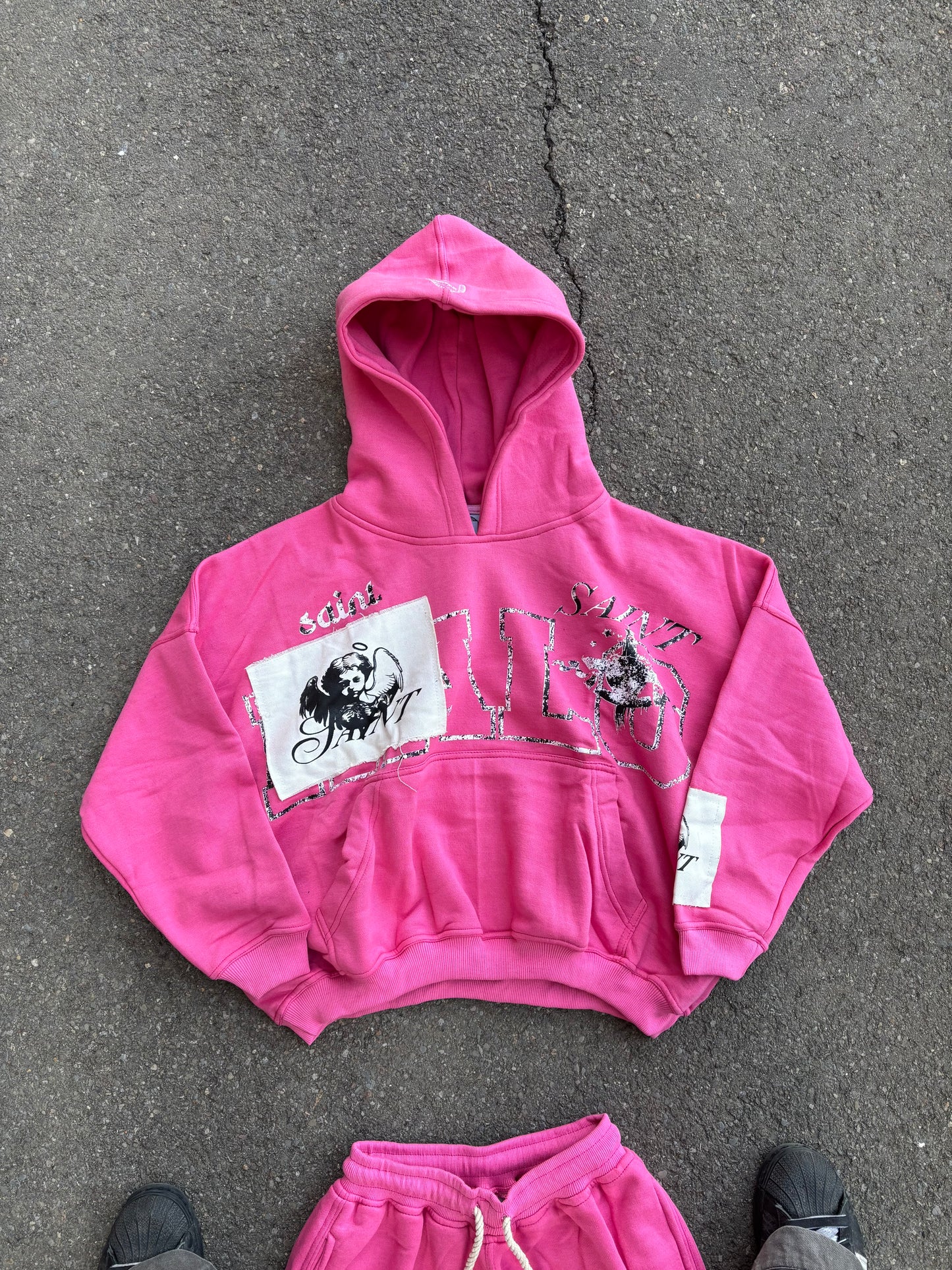 "Halo" Slight-Cropped Hoodie Pink